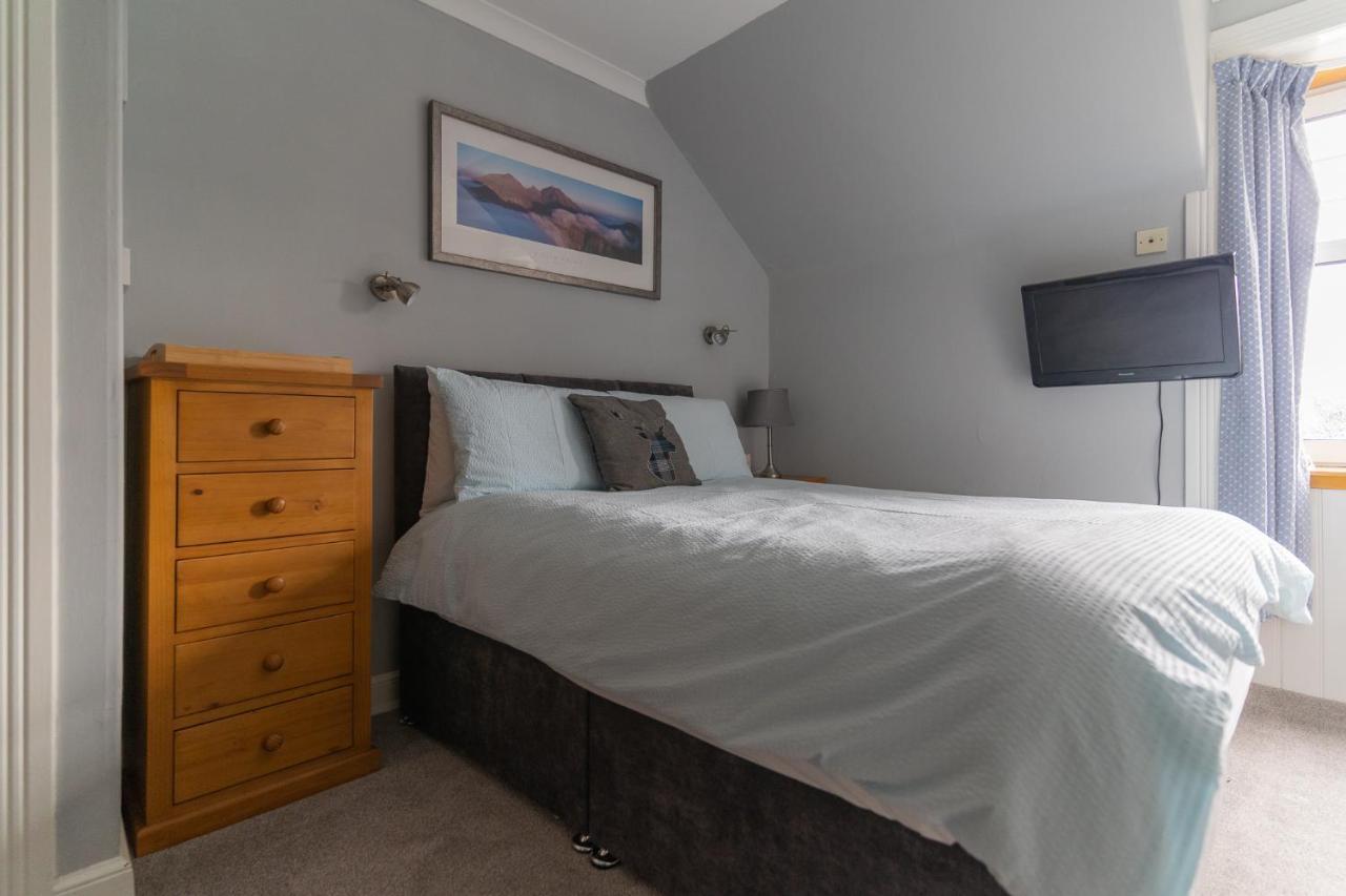 Firtree Bed And Breakfast At Galvelbeg House Крийф Екстериор снимка