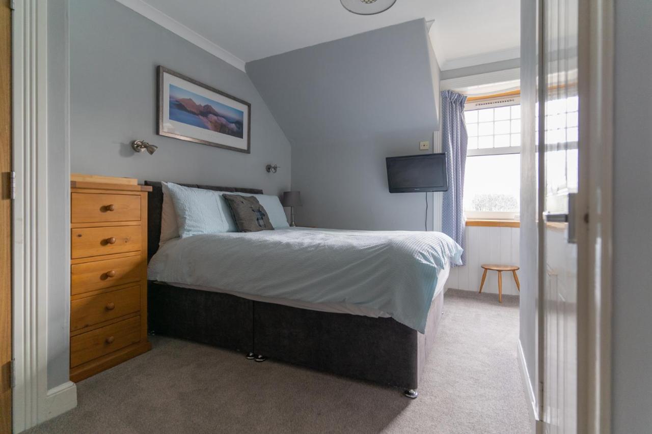 Firtree Bed And Breakfast At Galvelbeg House Крийф Екстериор снимка